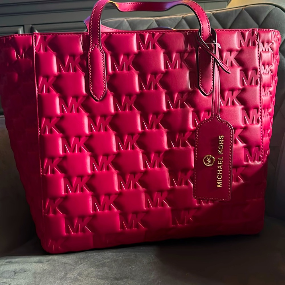 Unique PINK “bubble design” Michael Kors Tote ❤️❤️❤️❤️